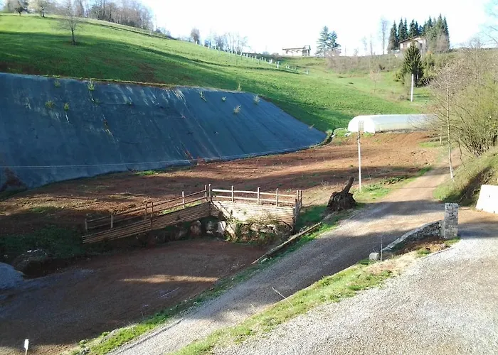 Agriturismo Bio-ecologico Sant'isidoro منزل ريفي *